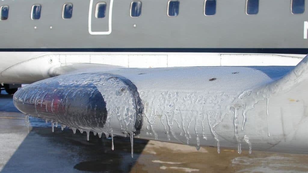 Survive Flying In DANGEROUS Icing Conditions