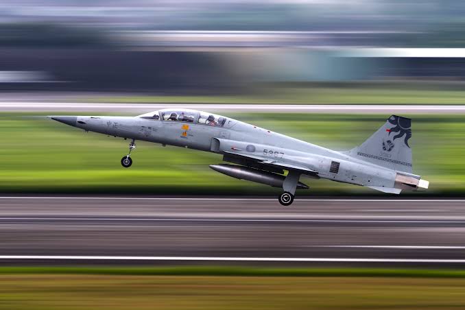 fly in a fighter jet