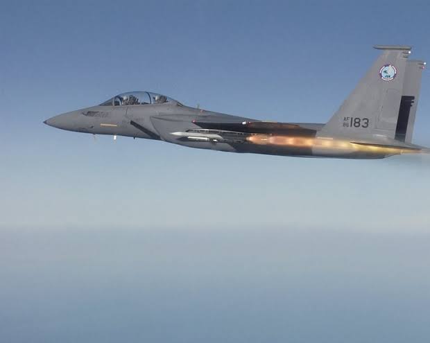 Jet fighter performance
