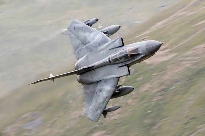 Jet fighter performance