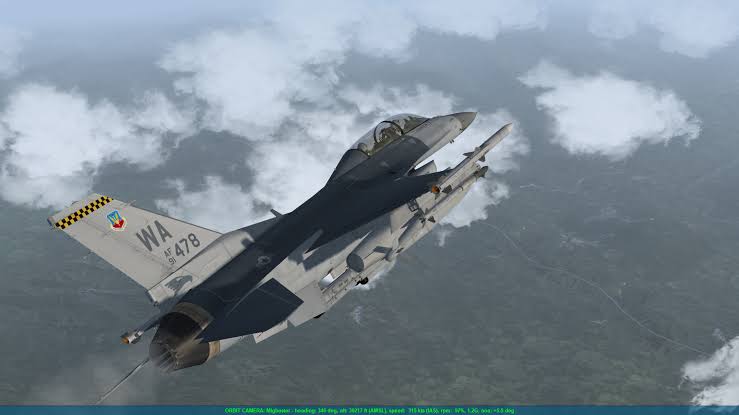 DCS F 16
